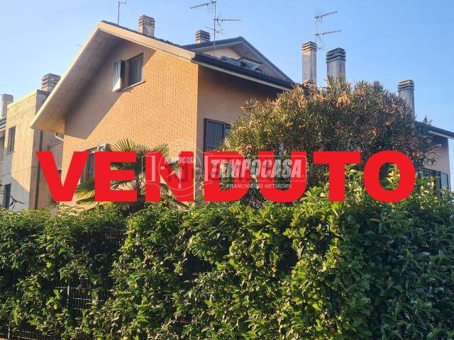 Casa in vendita a Bollate, Lombardia