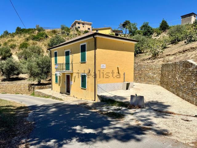 Casa in vendita a Perdifumo, Campania