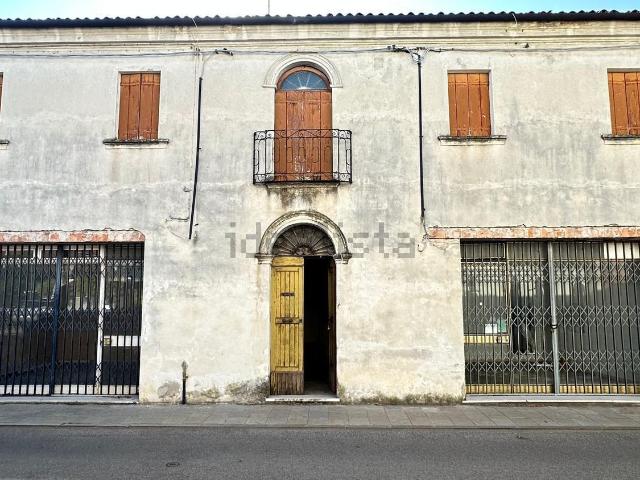 Casa in vendita a Lendinara, Veneto