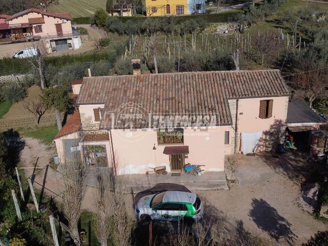 Casa in vendita a Marche, Macerata