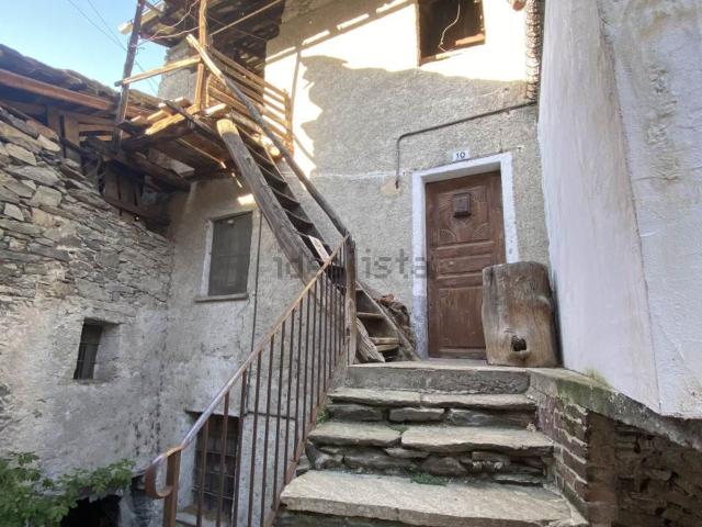Casa in vendita a Arnad, Aosta