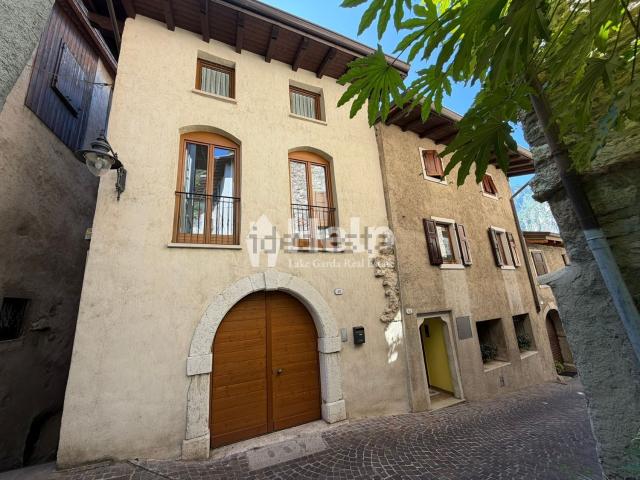 Casa in vendita a Gavazzo, Tenno