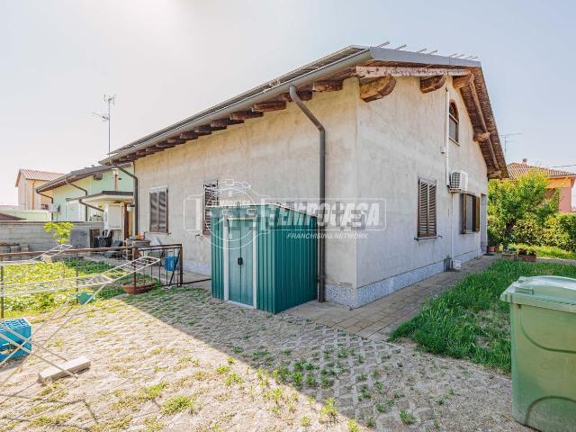 Casa in vendita a Castello D'agogna, Lombardia