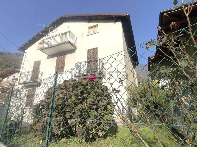 Casa in vendita a Buglio In Monte, Lombardia