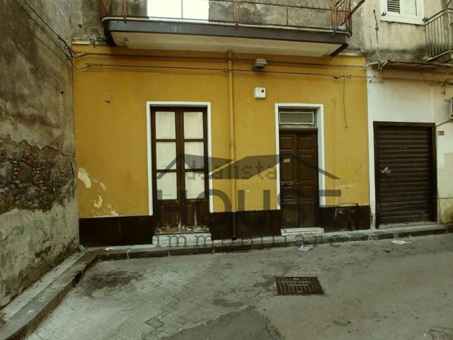 Casa in vendita a Paternò, Sicilia