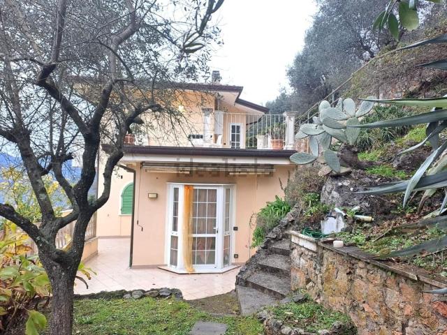 Casa in vendita a Marina Di Massa, Toscana