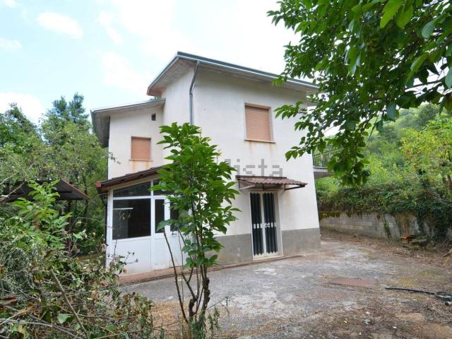 Casa in vendita a Sant'angelo Dei Lombardi, Campania