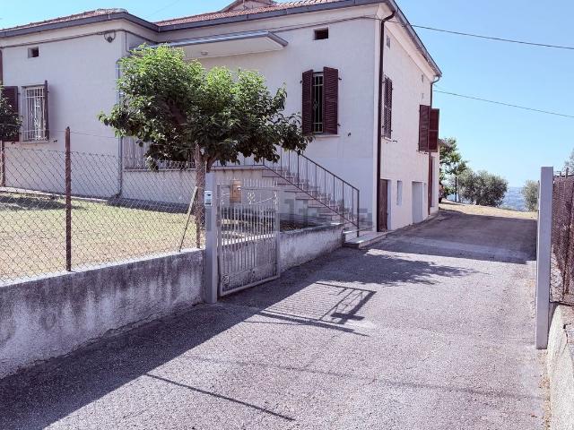 Casa in vendita a Unione dei Comuni della Val Vibrata, Controguerra