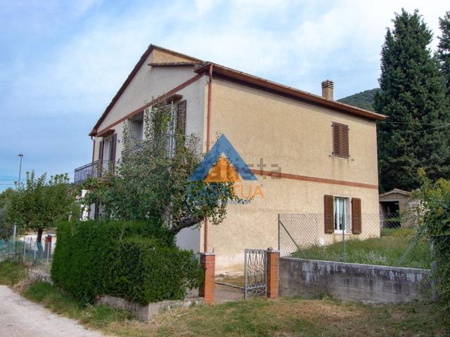 Casa in vendita a Cocciano, Guardea