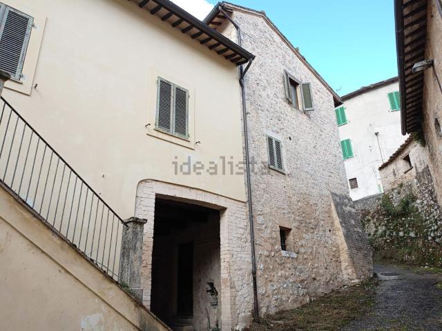 Casa in vendita a Foligno, Umbria
