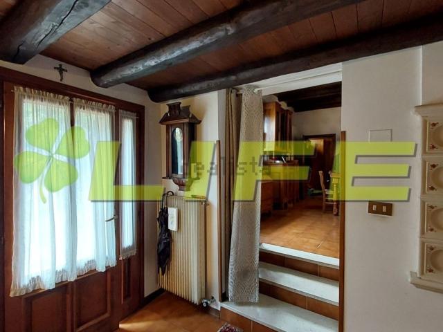 Casa in vendita a Cavaso del Tomba, Caniezza
