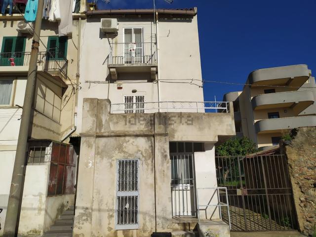Casa in vendita a San Filippo Inferiore, Messina
