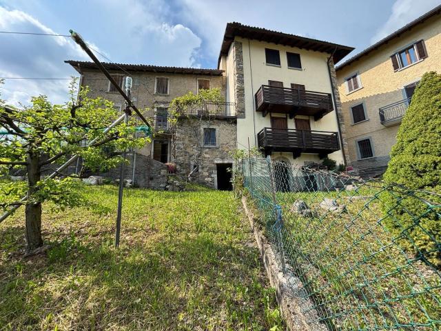 Casa in vendita a Comunità Montana della Valle Brembana, Dossena