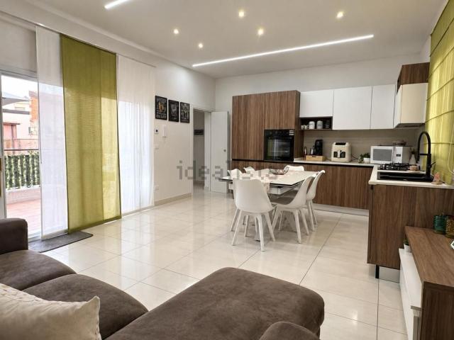 Casa in vendita a Biancavilla, Catania