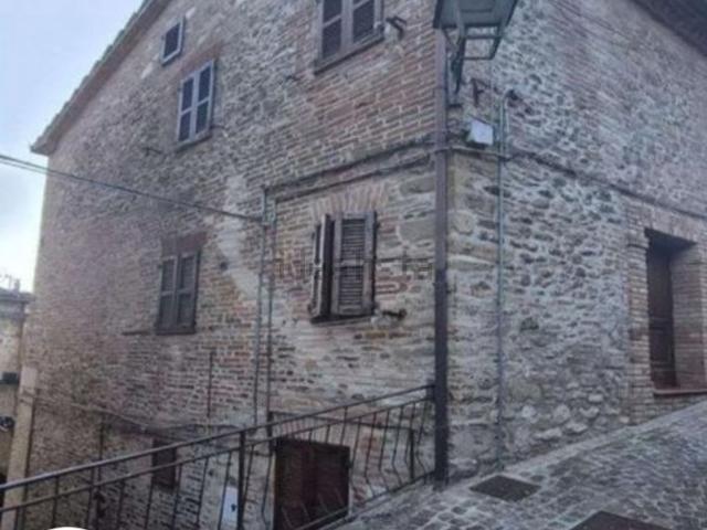 Casa in vendita a Montazzolino, Montefortino