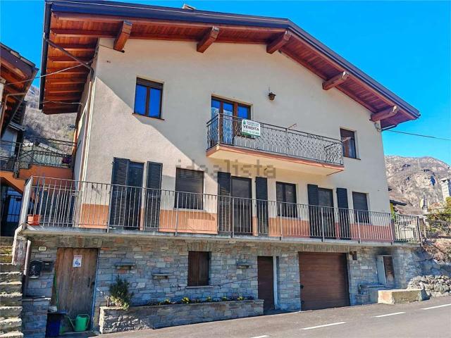 Casa in vendita a Donnas, Aosta