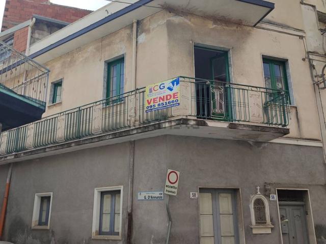 Casa in vendita a Paternò, Catania