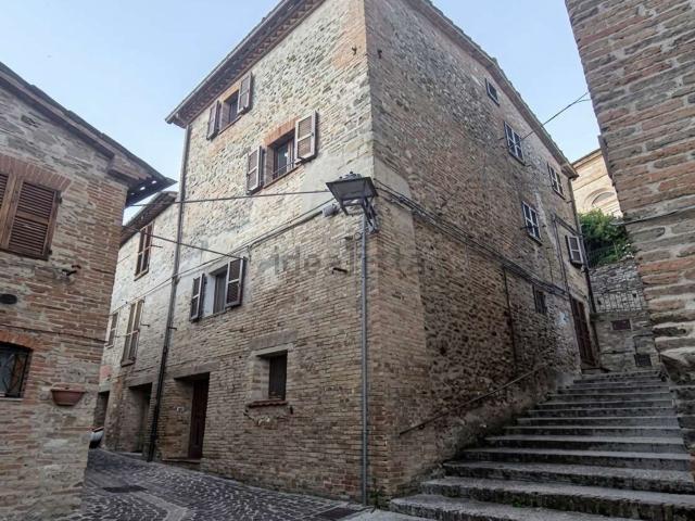 Casa in vendita a Montazzolino, Montefortino