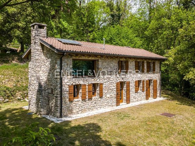 Casa in vendita a Follina, Veneto