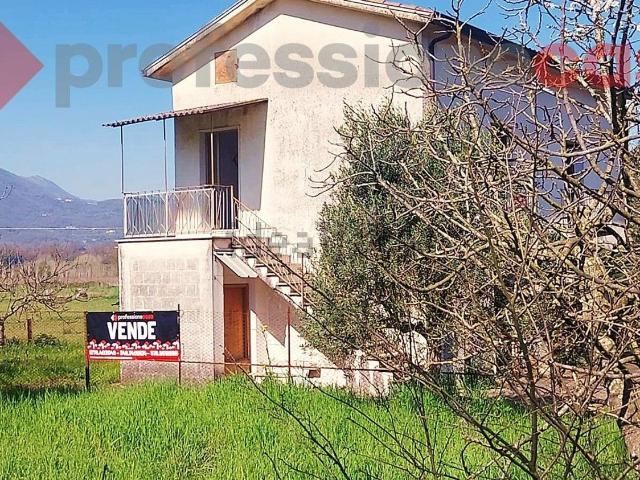 Casa in vendita a Bivio Mortola, Rocca d'Evandro
