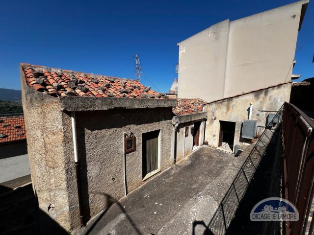 Casa in vendita a San Marco D'alunzio, Sicilia