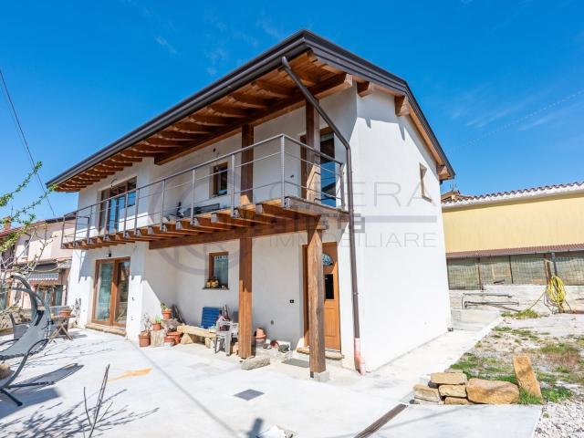 Casa in vendita a Santa Barbara / Korošci, Muggiò