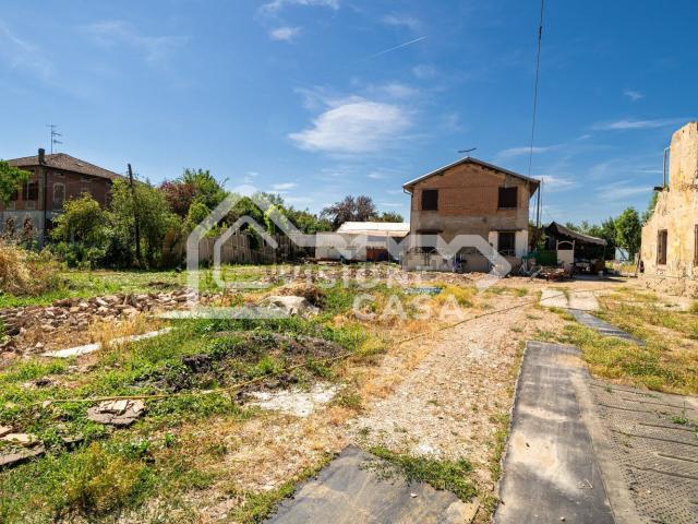 Casa in vendita a Terra di Mezzo, Re