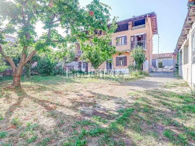 Casa in vendita a Varallo Pombia, Novara