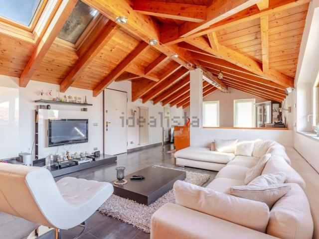 Casa in vendita a Gerenzano, Lombardia