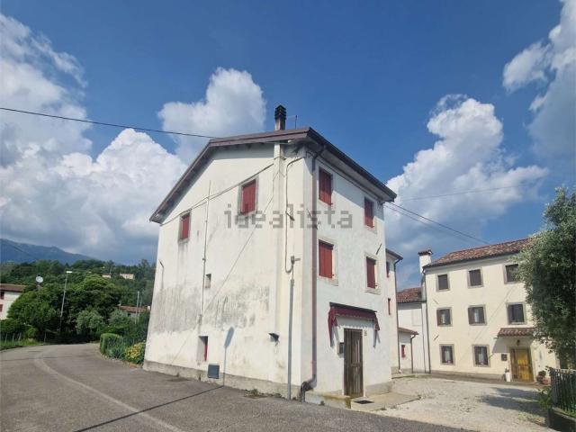 Casa in vendita a Vittorio Veneto, Veneto
