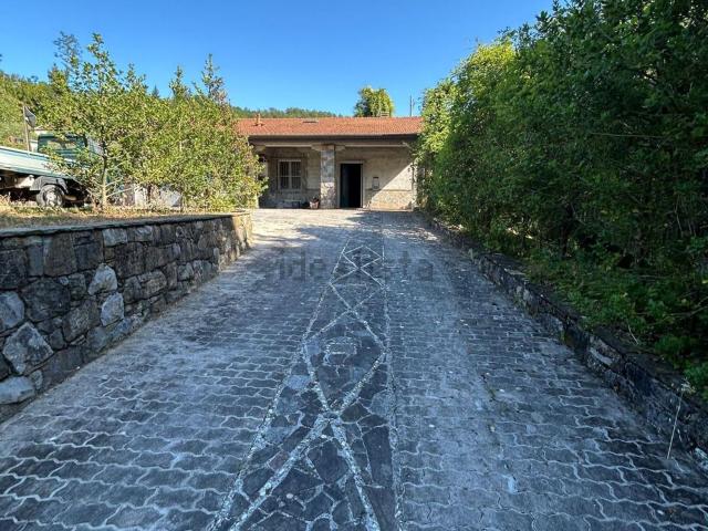 Casa in vendita a Vezzano Ligure, Liguria