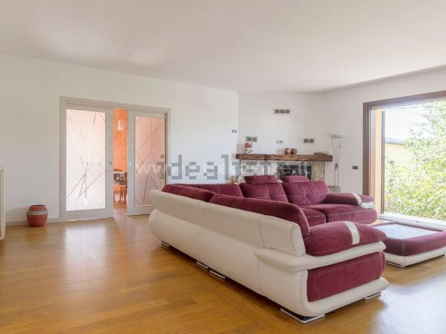 Casa in vendita a Mozzate, Como