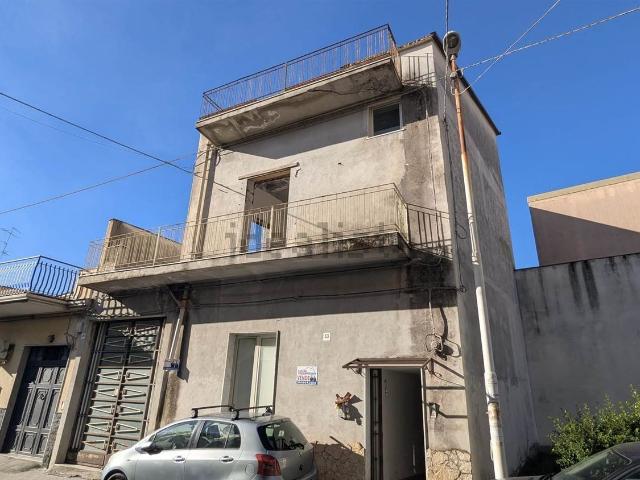Casa in vendita a Aci Platani, Acireale