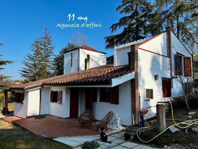 Casa in vendita a Longiano, Reggio Emilia