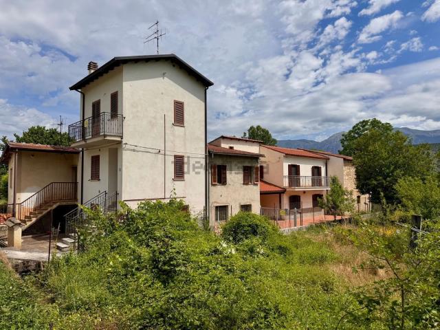 Casa in vendita a Vallelarga, Pettorano sul Gizio