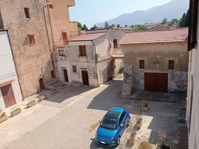 Casa in vendita a Carini, Sicilia