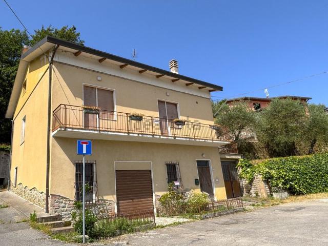 Casa in vendita a Piegaro, Umbria