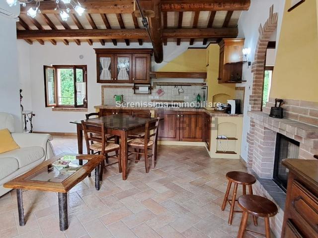 Casa in vendita a Vallefoglia, Marche