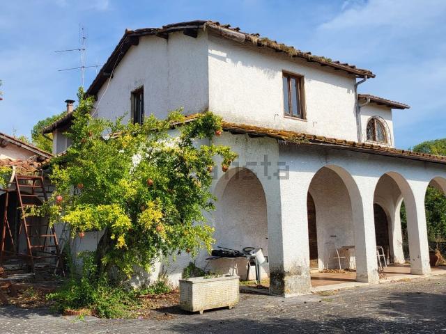 Casa in vendita a Pratolungo, Velletri