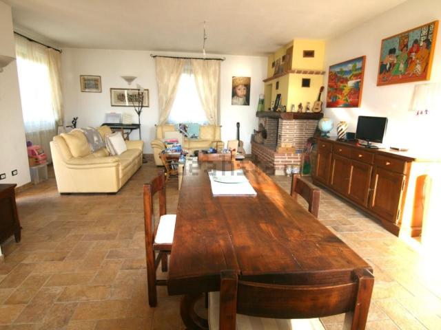 Casa in vendita a Marina di Carrara, Carrara
