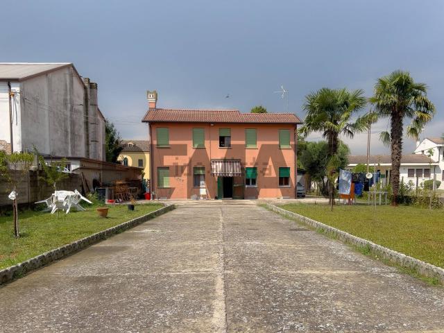 Casa in vendita a Correzzola, Veneto