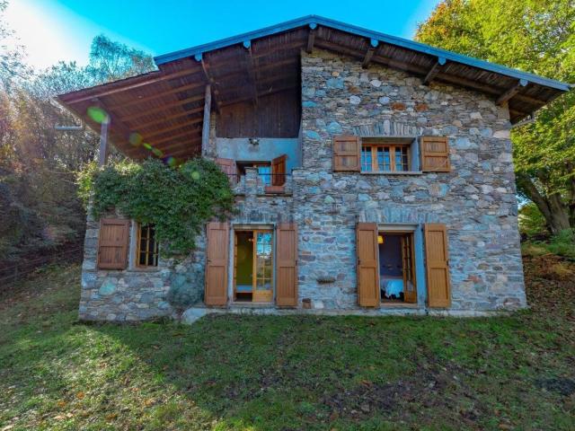 Casa in vendita a Plesio, Lombardia
