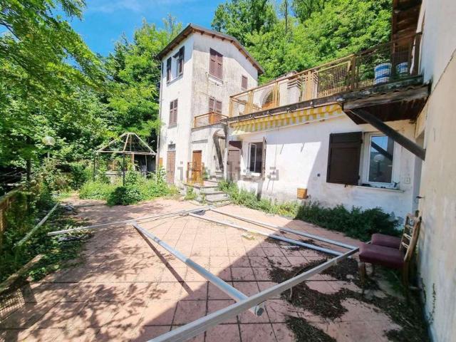 Casa in vendita a Lumarzo, Torriglia