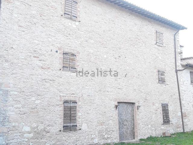 Casa in vendita a Foligno, Umbria