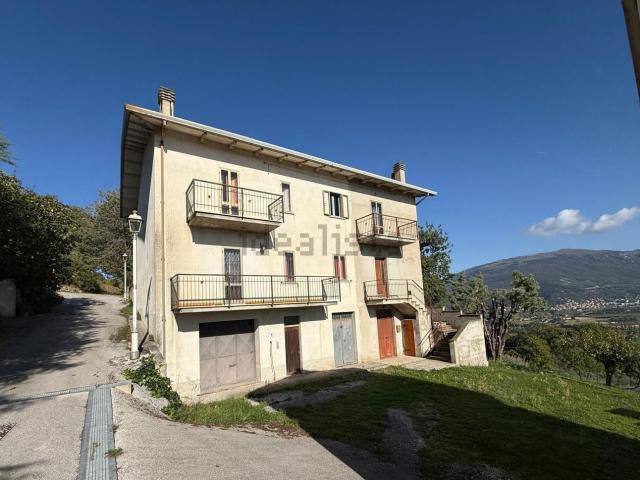 Casa in vendita a Izzalini, Umbria