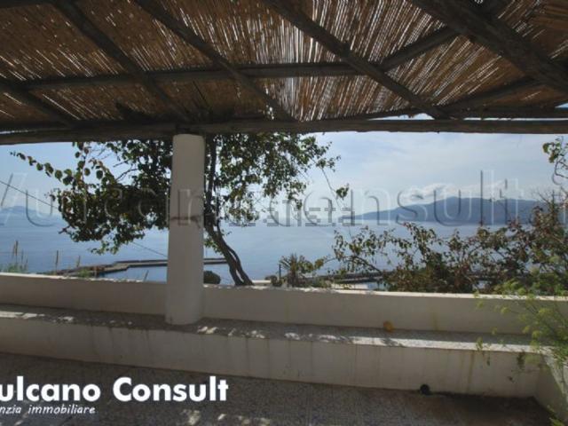 Casa in vendita a Santa Marina Salina, Sicilia