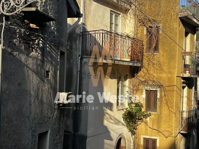 Casa in vendita a Novara Di Sicilia, Sicilia