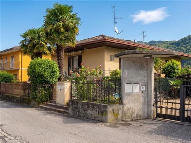 Casa in vendita a Comunità Montana del Piambello, Porto Ceresio