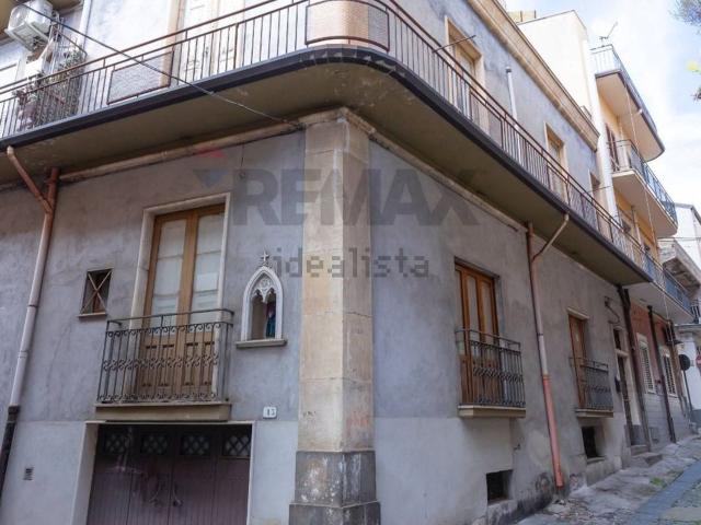 Casa in vendita a Biancavilla, Catania