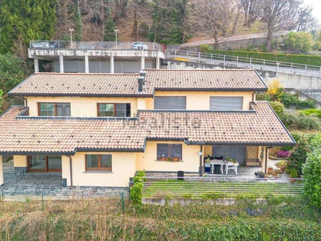 Casa in vendita a Brunate, Lombardia